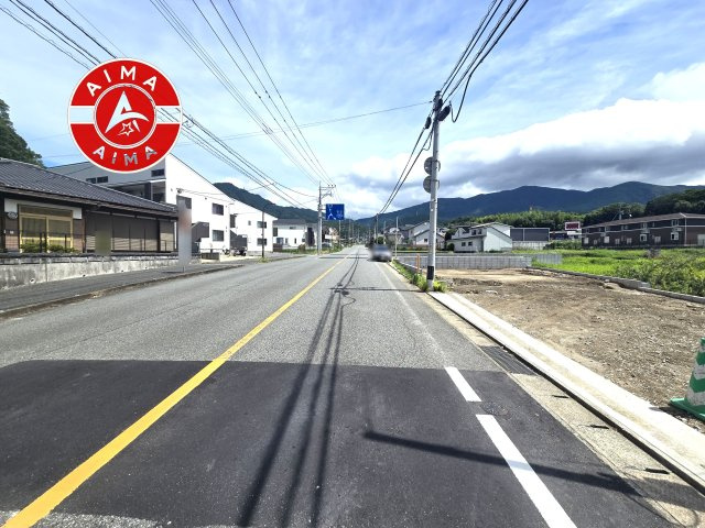 糟屋郡宇美町神武原1丁目第2-3棟（2号棟）の外観|前面道路含む現地の写真です。