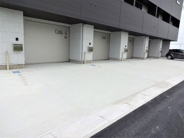 神栖市木崎のアパートの駐車場|前面1台