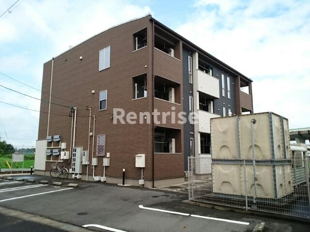 一宮市更屋敷字辰己のアパート