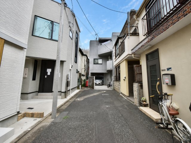 豊島区北大塚3丁目　中古戸建の前面道路含む現地写真|2026.06.22撮影

現地ご見学希望・資料請求などお気軽にお問い合わせ下さい！
03-5990-5201