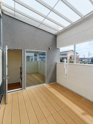 三郷市中央２丁目　中古戸建のバルコニー|明るく広々とした南バルコニー