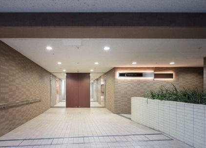 コンフォリア上池台のエントランス
