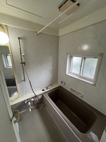 西村山郡河北町谷地字十二堂680-7の浴室|8/30撮影