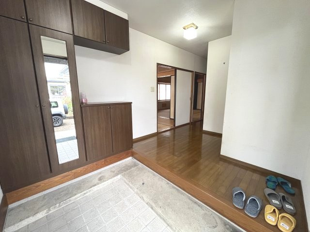 西村山郡河北町谷地字十二堂680-7の玄関|8/30撮影