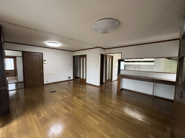 西村山郡河北町谷地字十二堂680-7の居間・リビング|8/30撮影