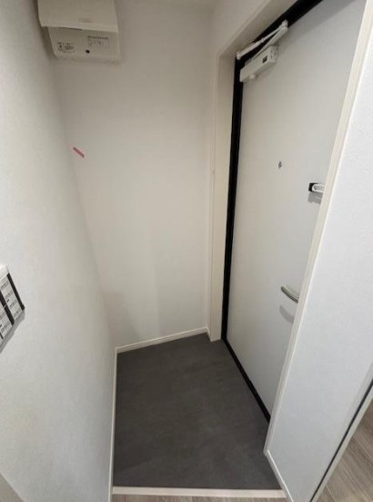 La Verita薬園台の玄関