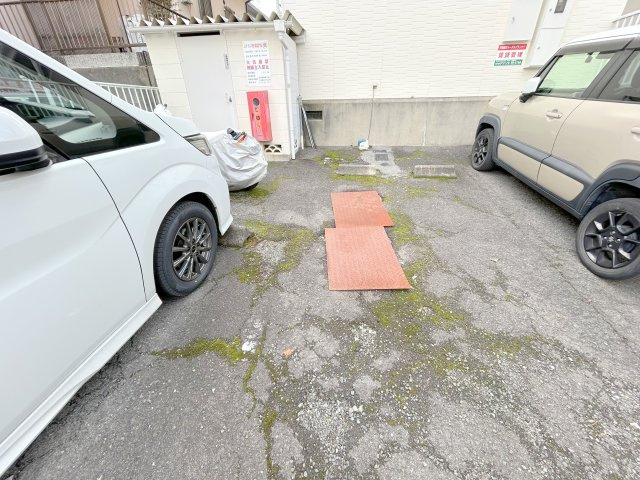 さくらヒルズの駐車場
