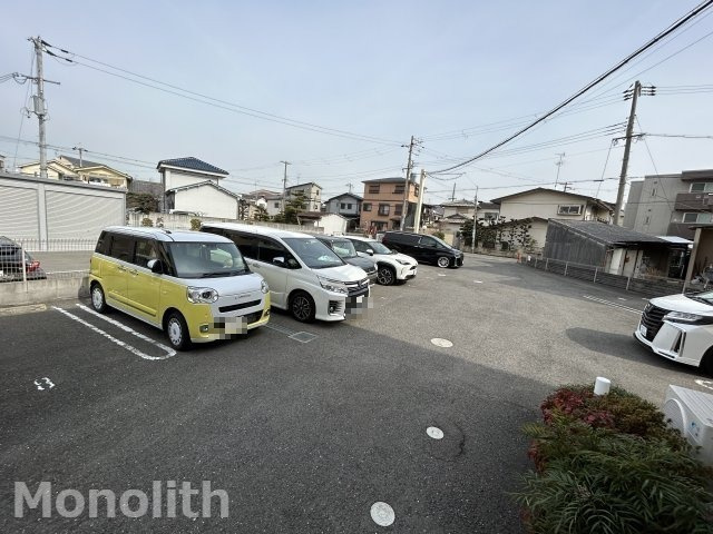 シャーメゾンサンオンズの駐車場