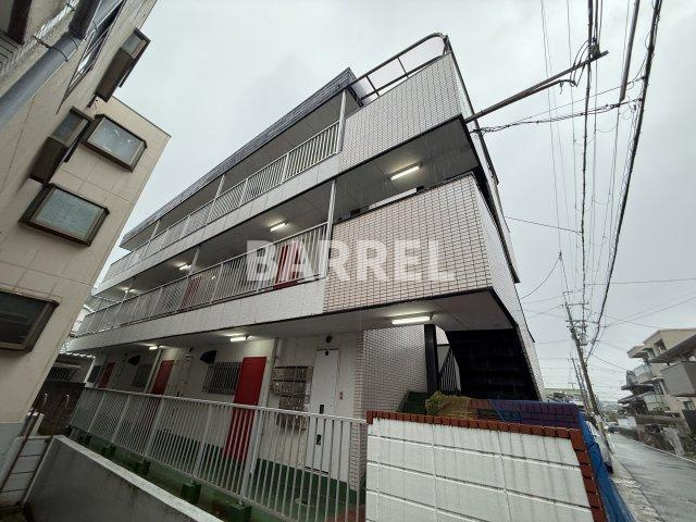 グランドール服部の外観