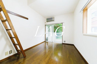 【居間・リビング】 | プチハイツYT | 洋室のお部屋です。