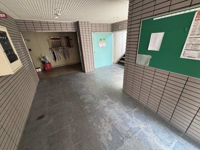 ロータリービルト西宮のエントランス