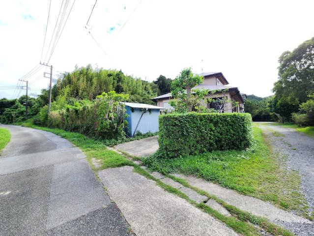 【前面道路含む現地写真】の画像