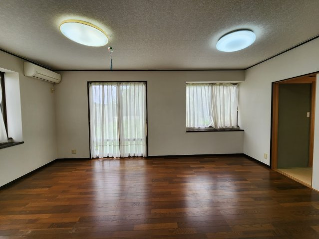【居間・リビング】の画像