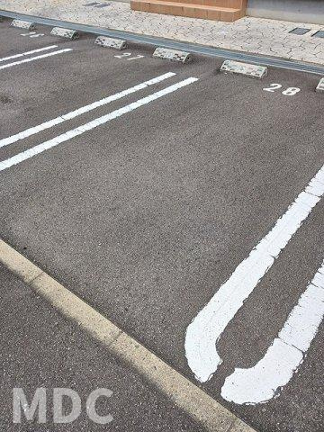 ロータス南島田Ｅの駐車場