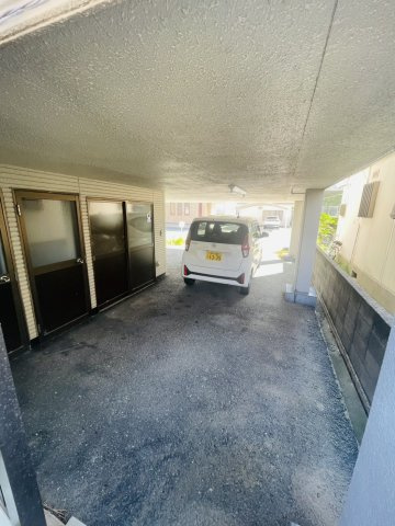 舞阪町弁天島　中古戸建の駐車場