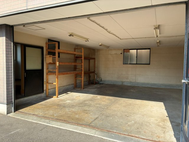 敦賀市蓬莱町中古物件の駐車場
