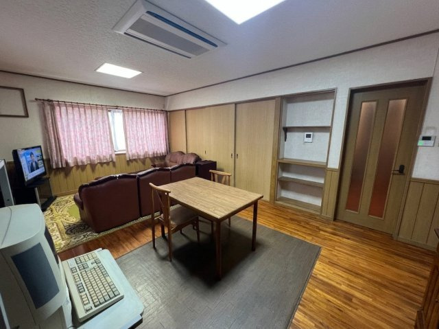 八女市立花町北山　平屋建　３LDKの居間・リビング