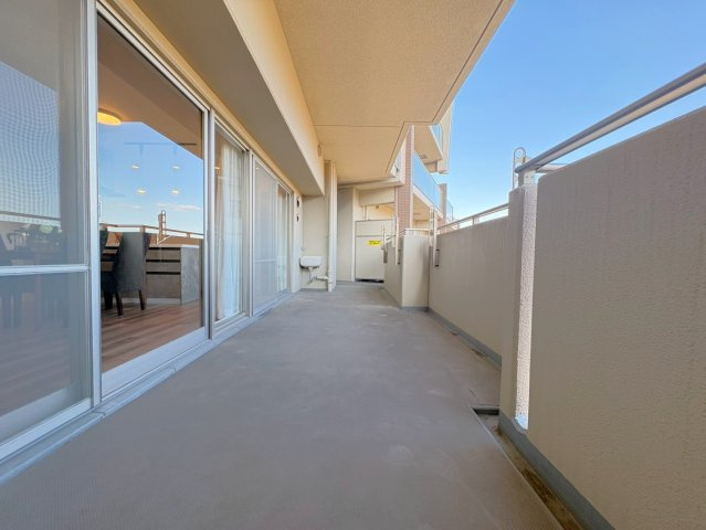 ◆リフォーム済◆７階南東向き３LDK◆収納充実◆京阪東ローズタウン・ファインガーデンあゆみヶ丘E棟のバルコニー|バルコニー