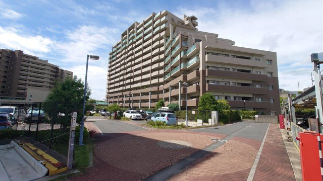 ◆リフォーム済◆７階南東向き３LDK◆収納充実◆京阪東ローズタウン・ファインガーデンあゆみヶ丘E棟の外観|外観