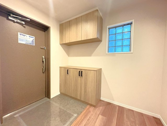 ◆リフォーム済◆７階南東向き３LDK◆収納充実◆京阪東ローズタウン・ファインガーデンあゆみヶ丘E棟の玄関|玄関