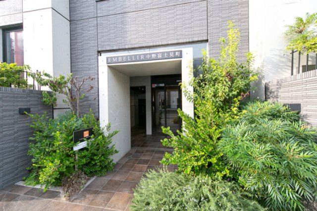 EMBELLIR中野富士見町のエントランス