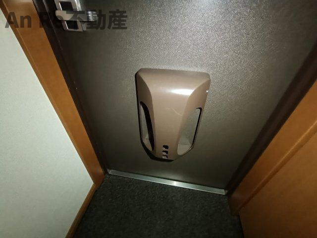 川口市大字安行吉蔵のアパートの玄関