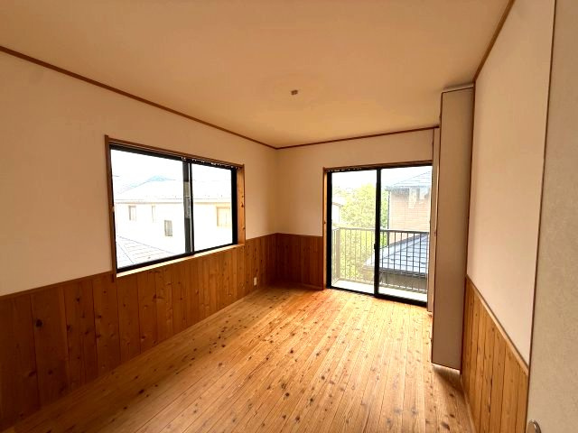 海まで10分！希少物件　昭和感ある4DKの洋室|木の心地よいお部屋