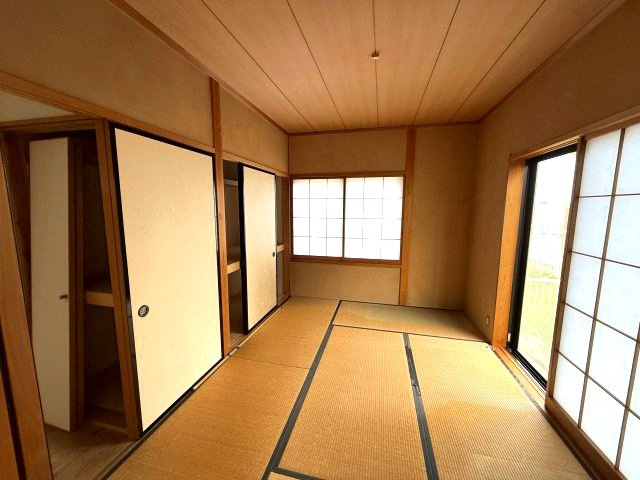 海まで10分！希少物件　昭和感ある4DKの和室|和室