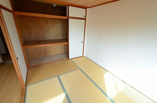 メゾン南塚口の和室