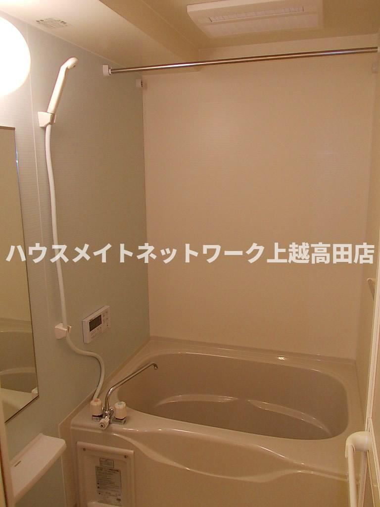 ソワージュ煌Ａの浴室|追焚機能付