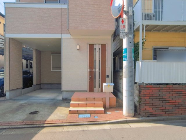 ふじみ野市北野２丁目の中古一戸建の玄関