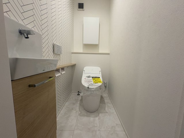 須磨区若草町３丁目　新築戸建てのトイレ|ゆったりとした空間のトイレです