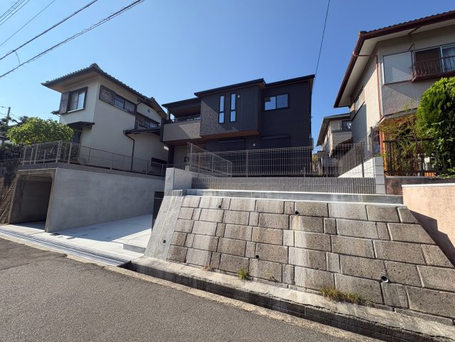 須磨区若草町３丁目　新築戸建ての外観|きれいな外観です