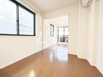 【居間・リビング】 | エラーブル上原 | 洋室のお部屋です。