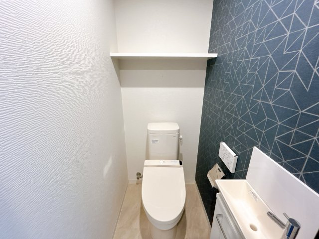 サンパーク山口セントラルレジデンスのトイレ|手洗い器つきのトイレです。