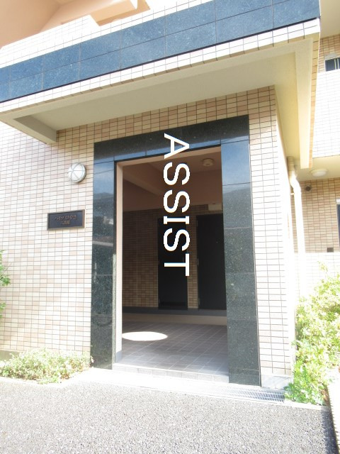 ハイツけやき六番館のエントランス