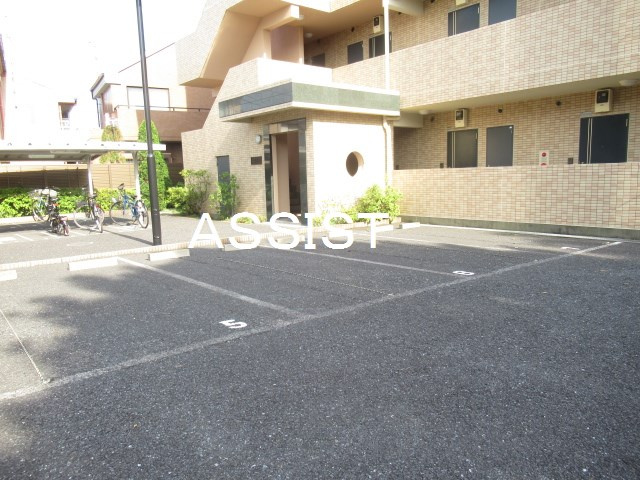 ハイツけやき六番館の駐車場