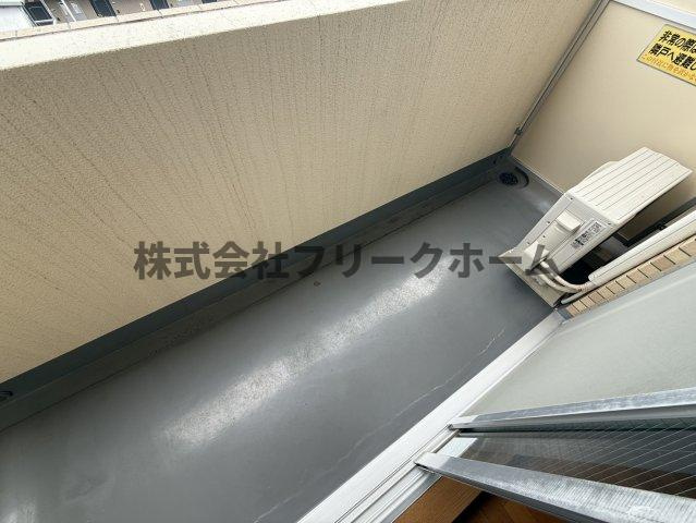 三鷹市上連雀３丁目の賃貸マンションのバルコニー