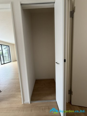 平塚市菫平3期　新築戸建　全1棟1号棟の玄関