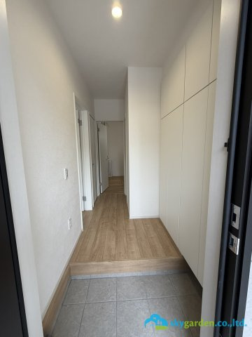 平塚市菫平3期　新築戸建　全1棟1号棟の玄関
