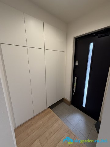 平塚市菫平3期　新築戸建　全1棟1号棟の玄関