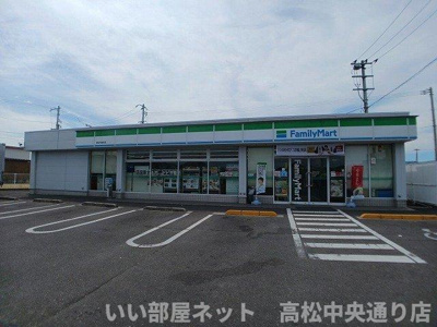 【周辺】 | ラフィネ・メゾンＤ | ファミリーマート高松円座店さんまで450m