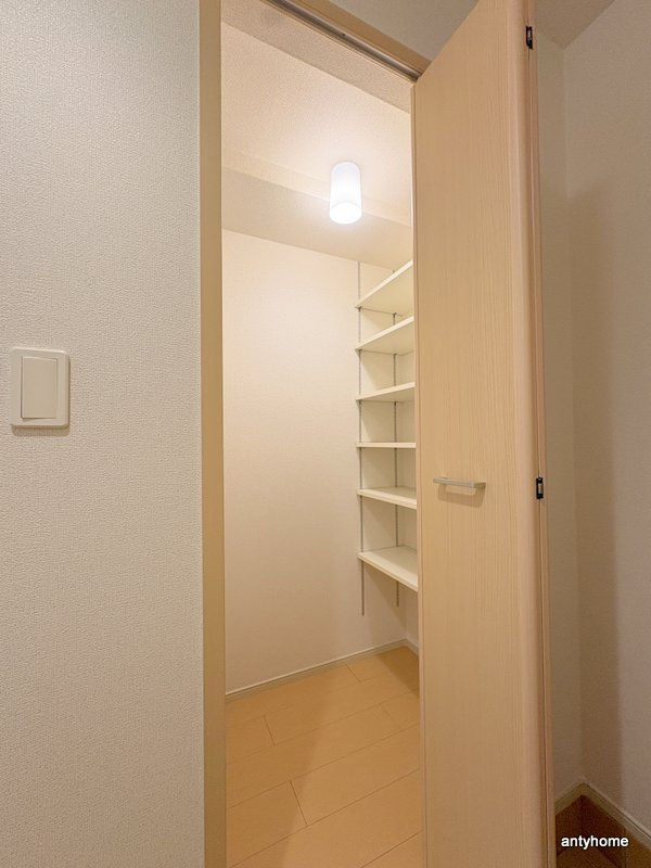 カームリートスィーム　仲介手数料無料の収納