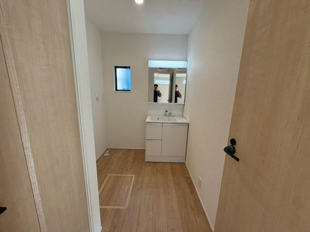 川越市今福　新築分譲　東武東上線『川越駅』バス13分　【福原小学区】の独立洗面台