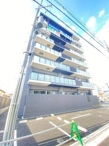 パトリアグランデの外観