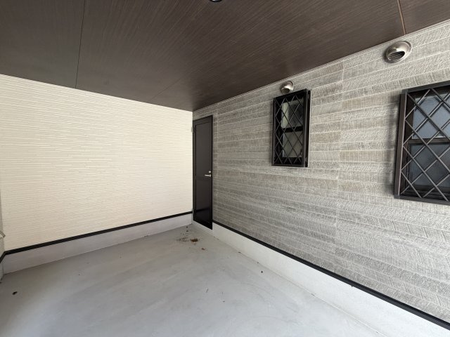 今津山中町新築戸建の駐車場