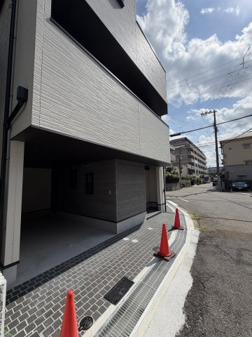 今津山中町新築戸建の前面道路含む現地写真