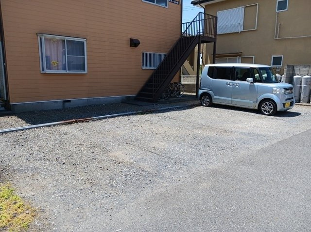 ボヌール金子の駐車場