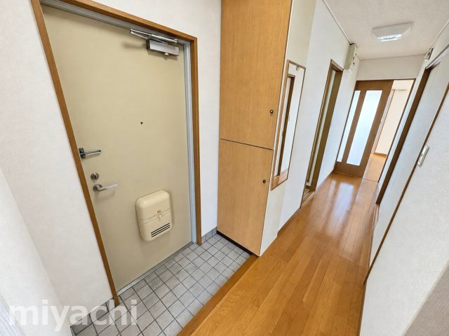 ガーデンヒルズ昭和町Iの玄関