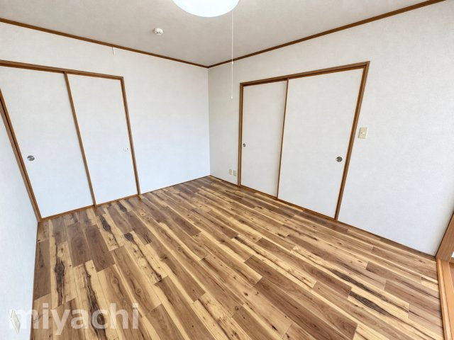 ガーデンヒルズ昭和町Iの居間・リビング
